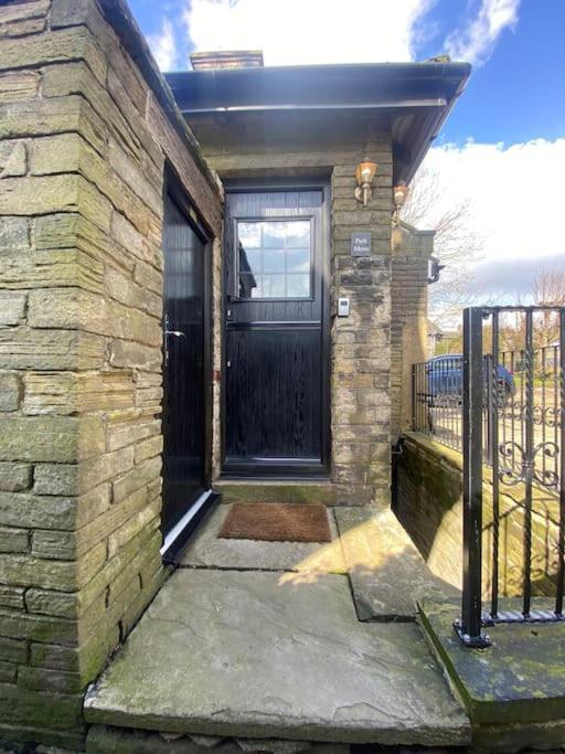 Unique Victorian Stable Conversion Halifax Exteriör bild