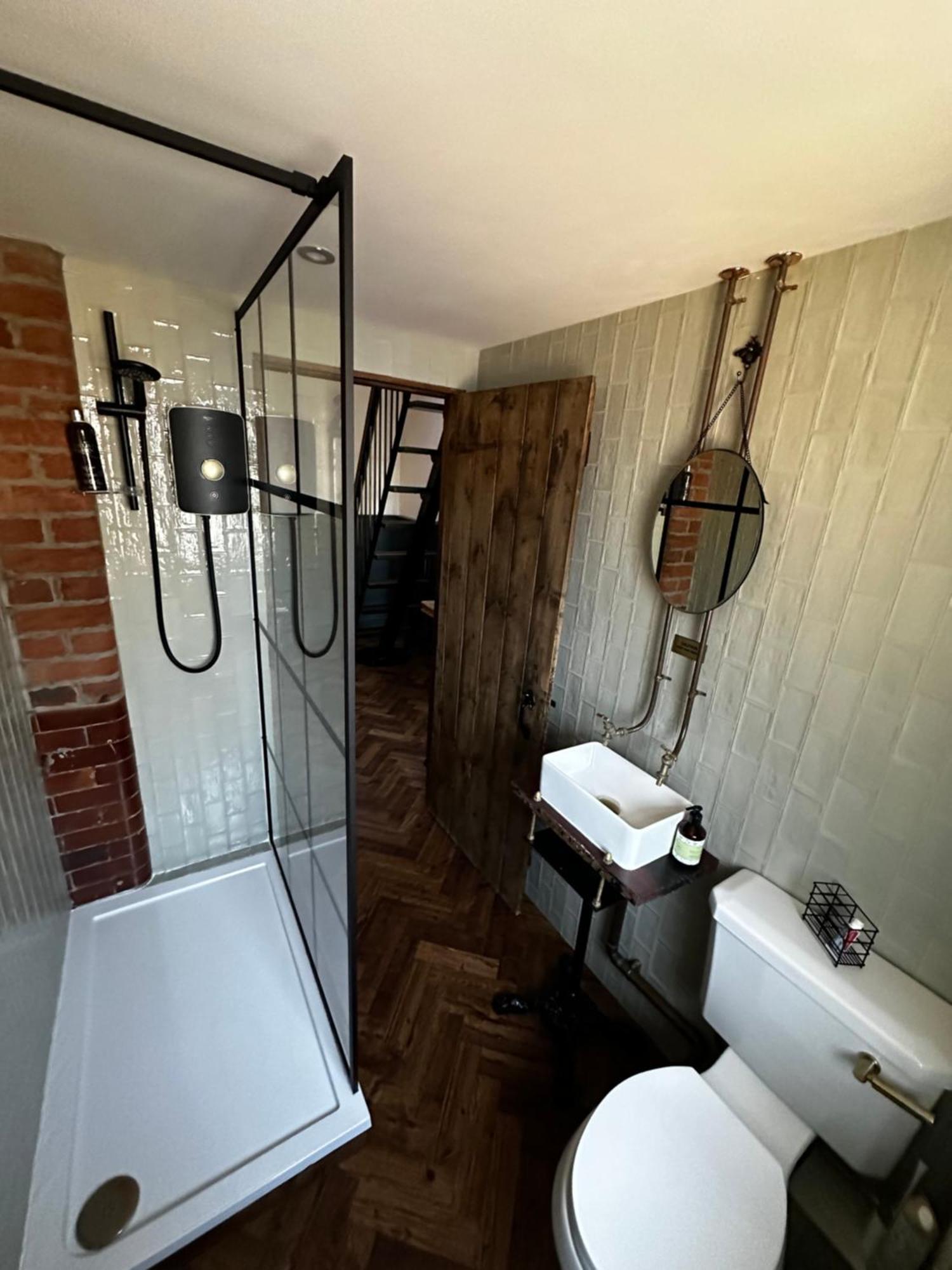 Unique Victorian Stable Conversion Halifax Exteriör bild